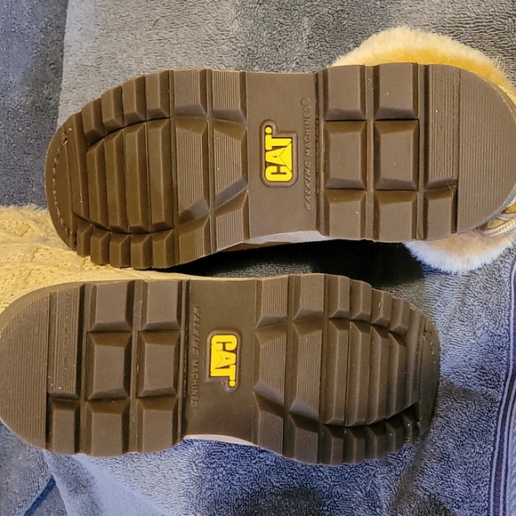 Boots - Picture 3 of 5